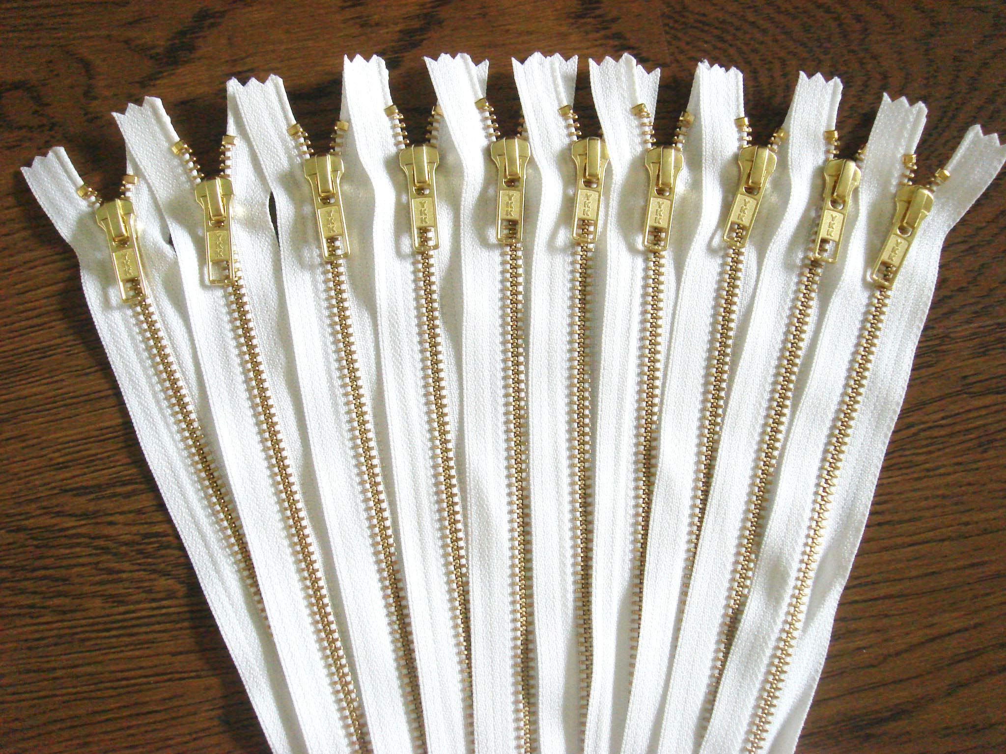 Amazon.com: Zippers White Gold No. 5 Metal Zips 14 inch Set